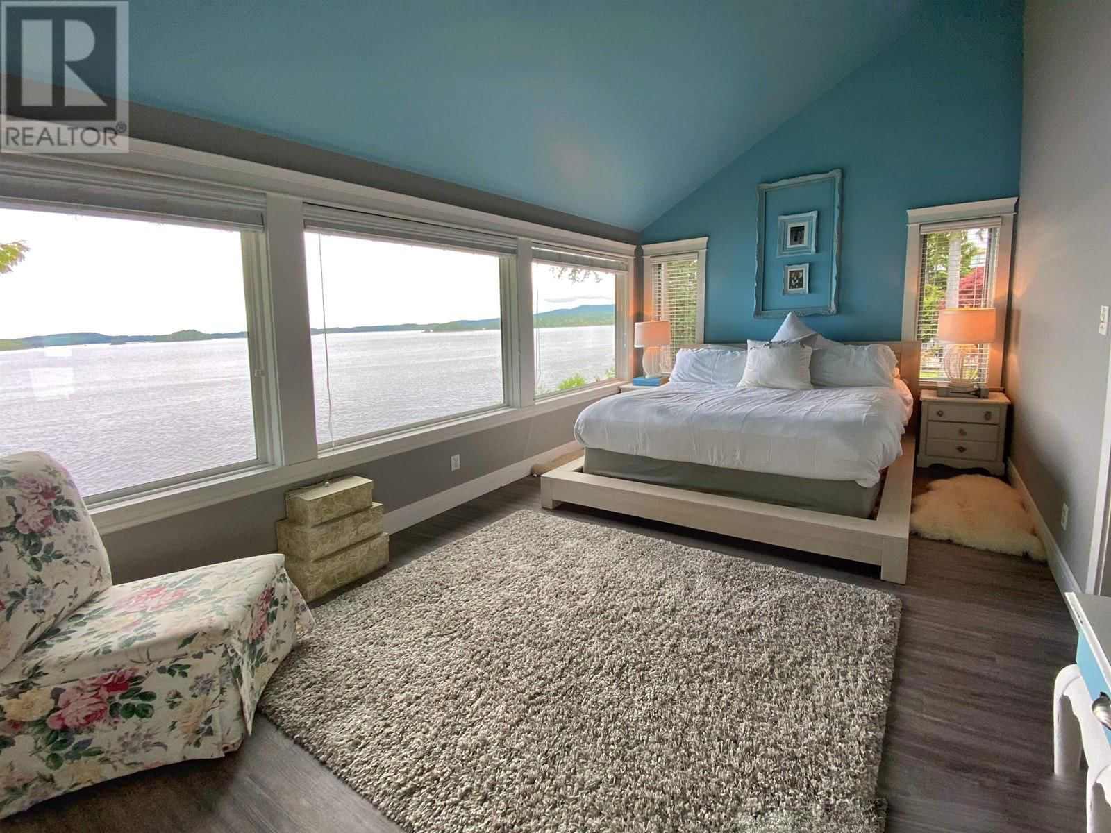 2130 GRAHAM AVENUE Image 26