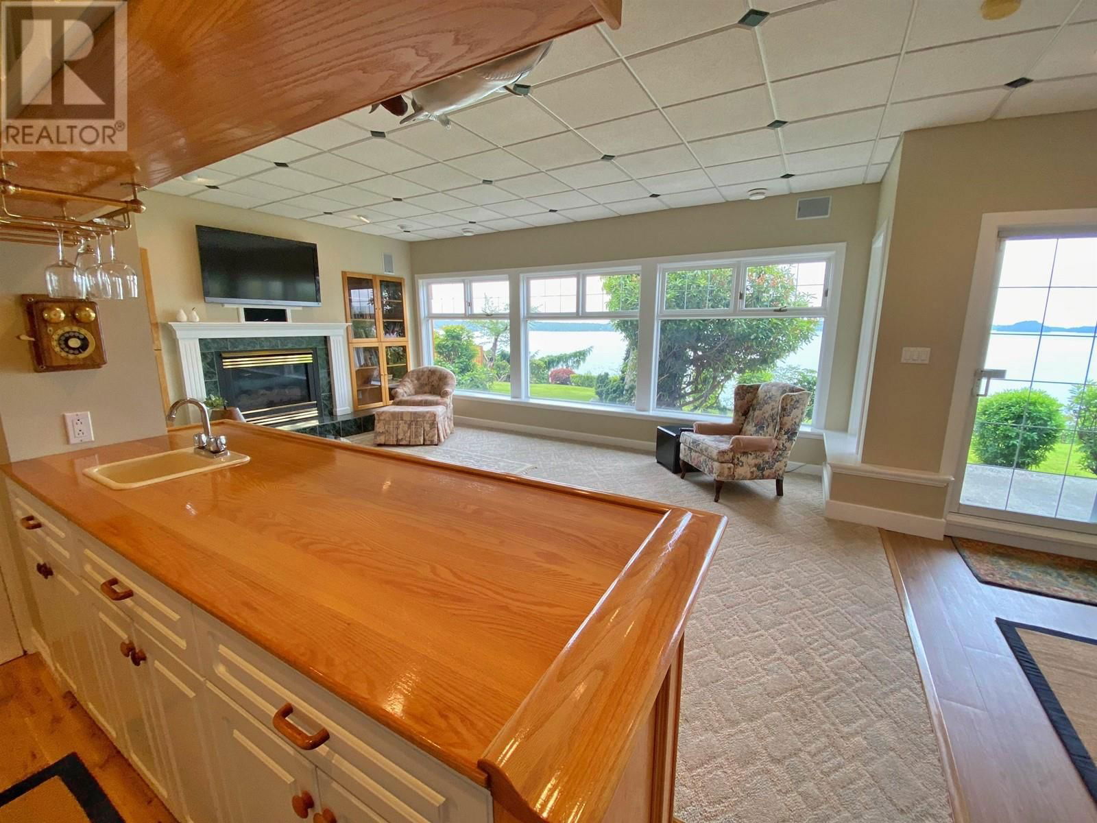 2130 GRAHAM AVENUE Image 30