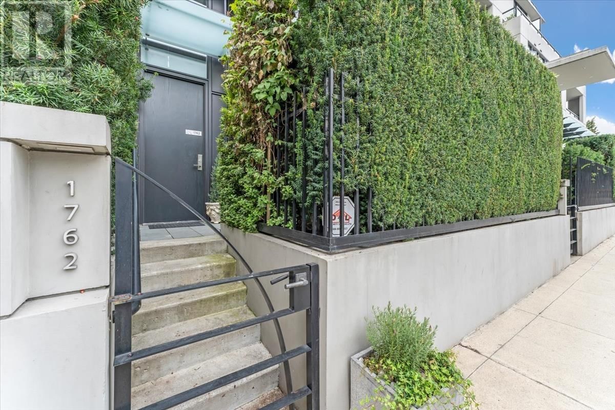 1762 ONTARIO STREET Image 24