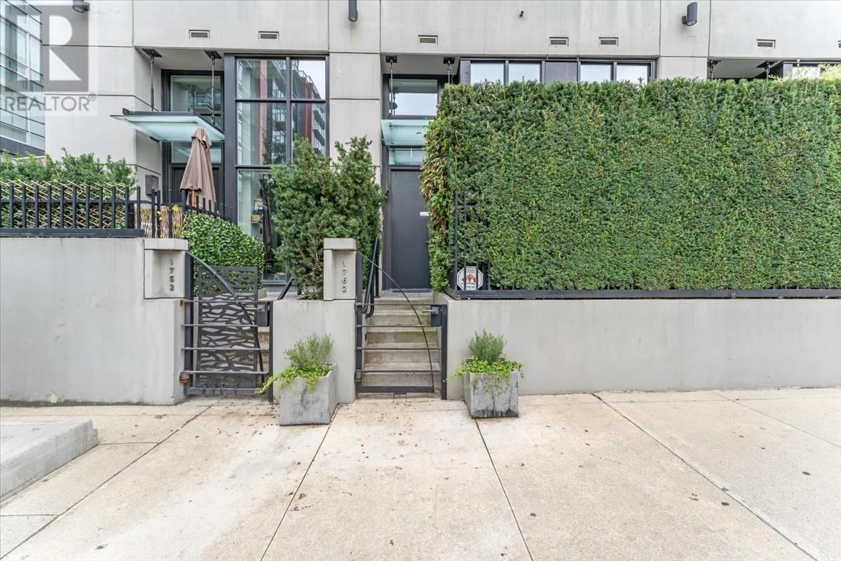 1762 ONTARIO STREET Image 25