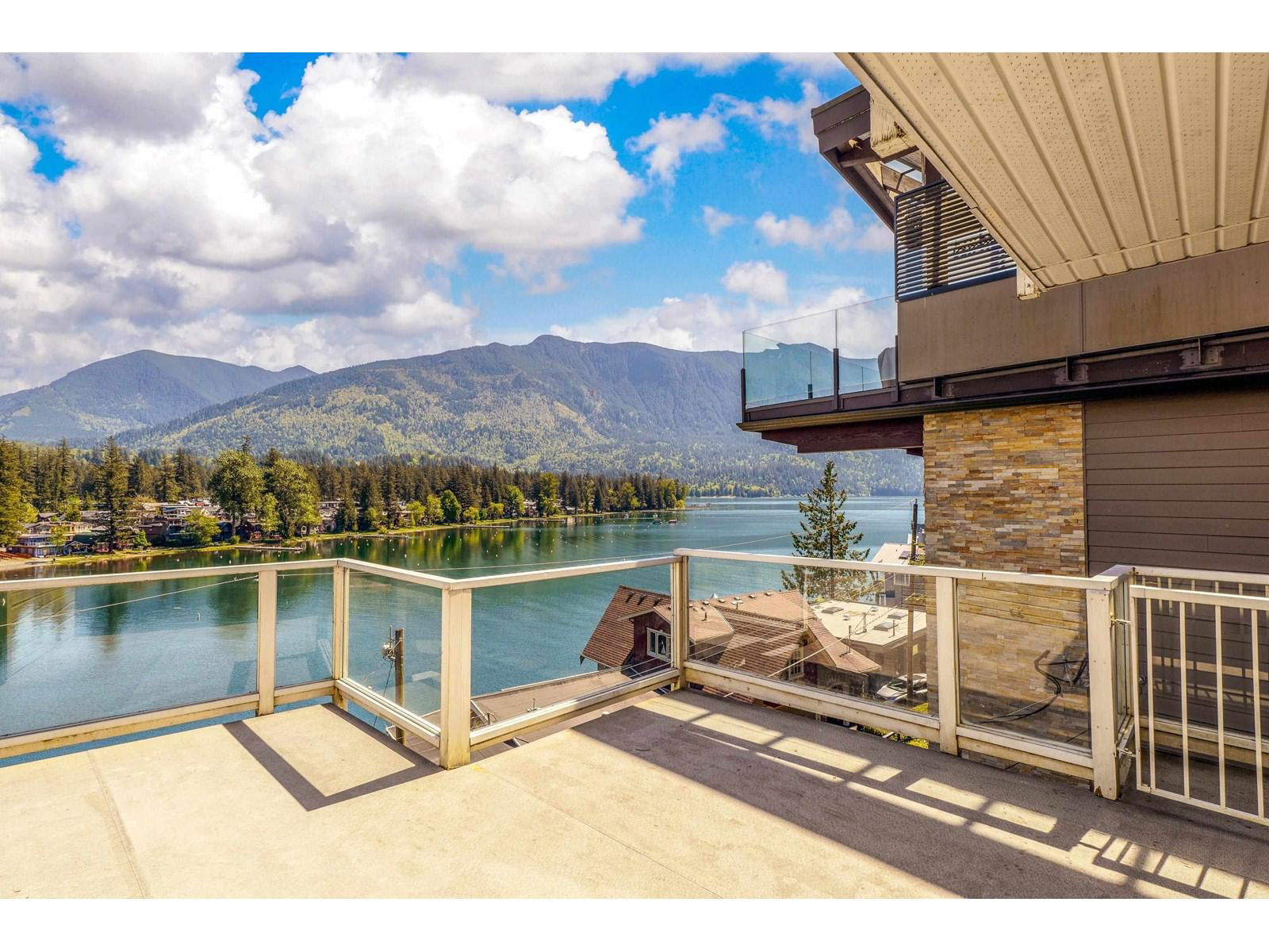 217 LAKESHORE DRIVE Image 12