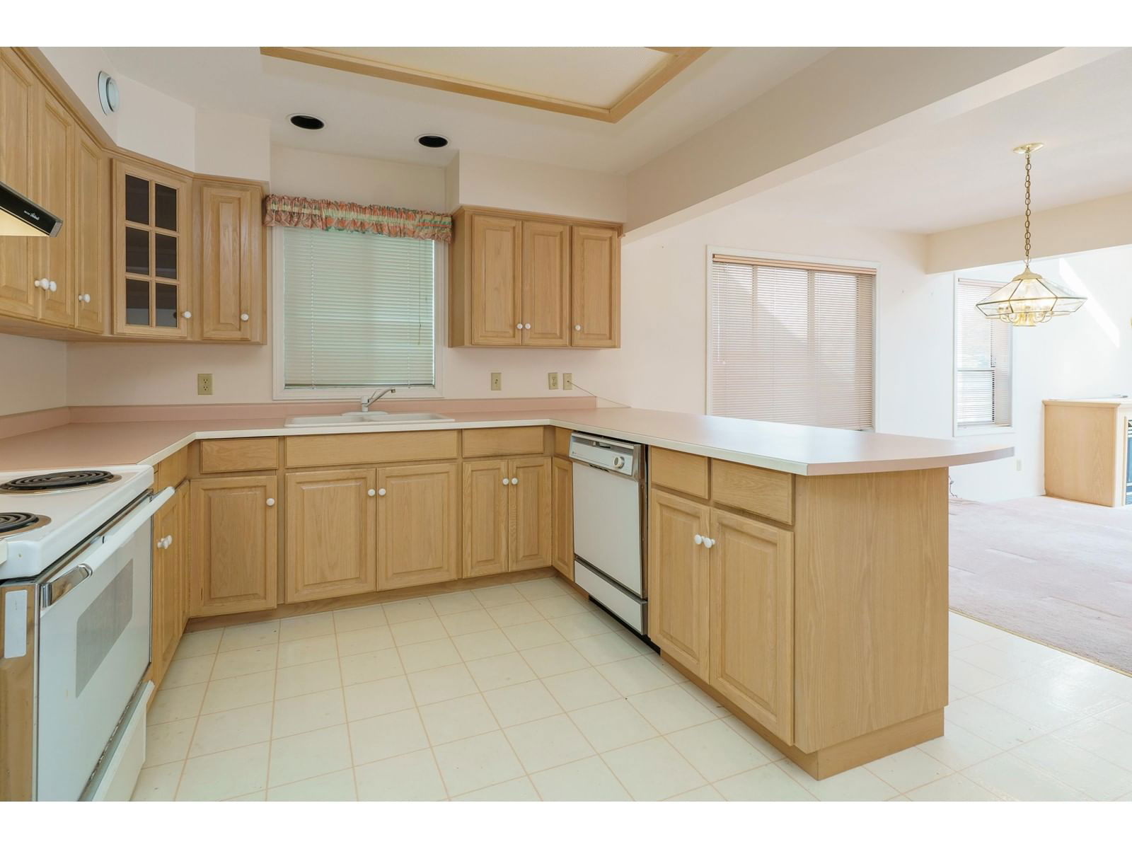217 LAKESHORE DRIVE Image 3