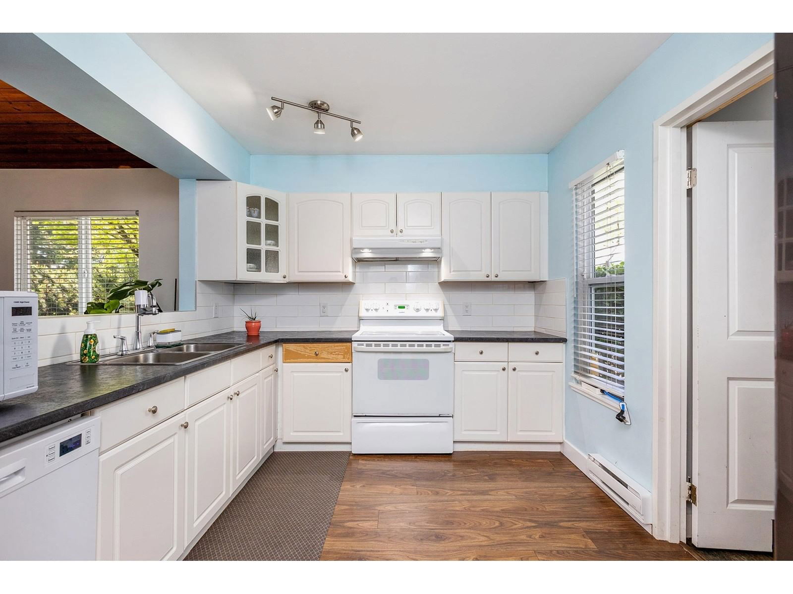 6056 GREENSIDE WEST Image 11