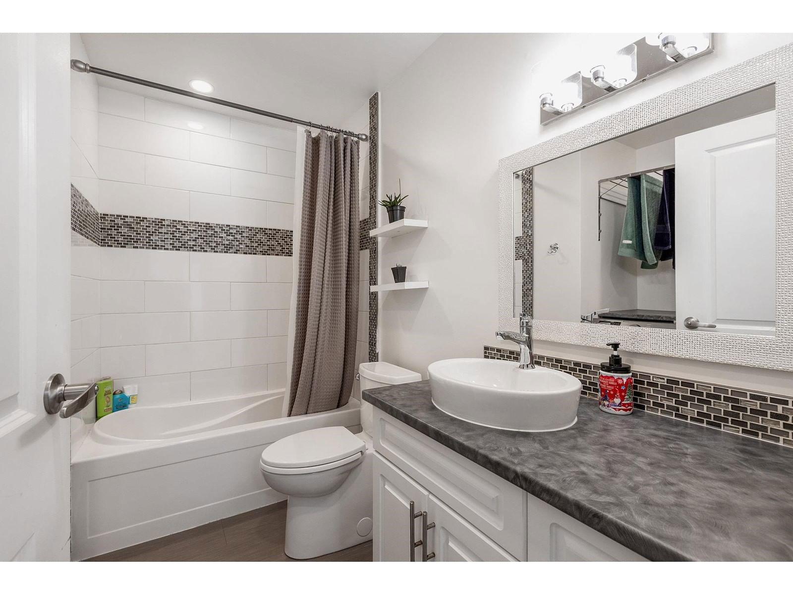 6056 GREENSIDE WEST Image 18