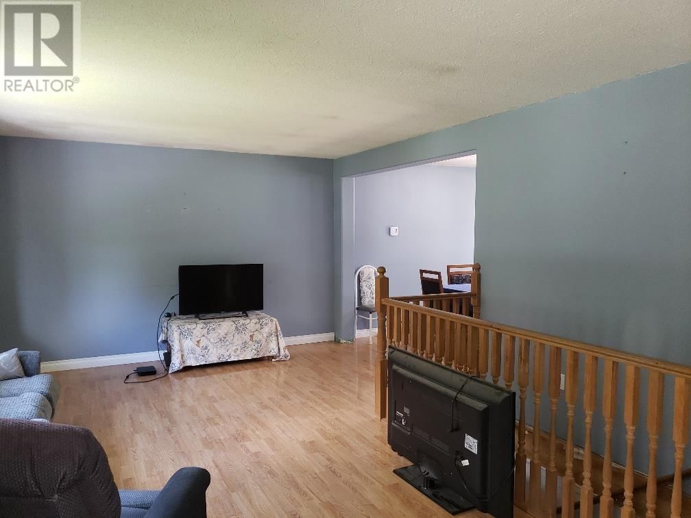 2847 THORNHILL STREET Image 10