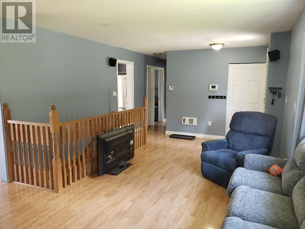 2847 THORNHILL STREET Image 8