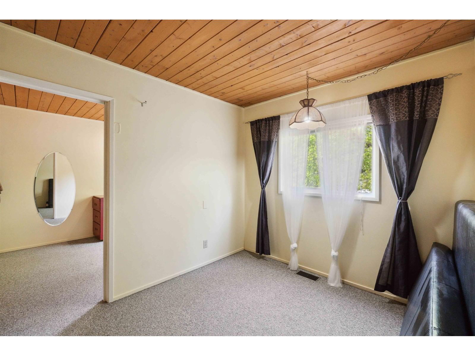 14246 102 Image 14