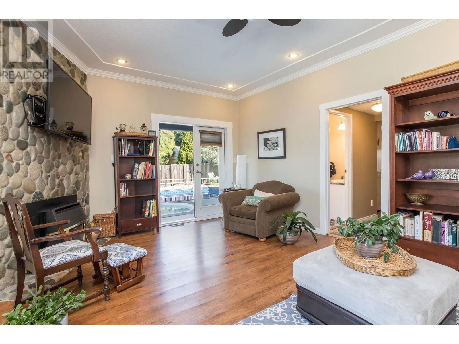 18985 119B AVENUE Image 20