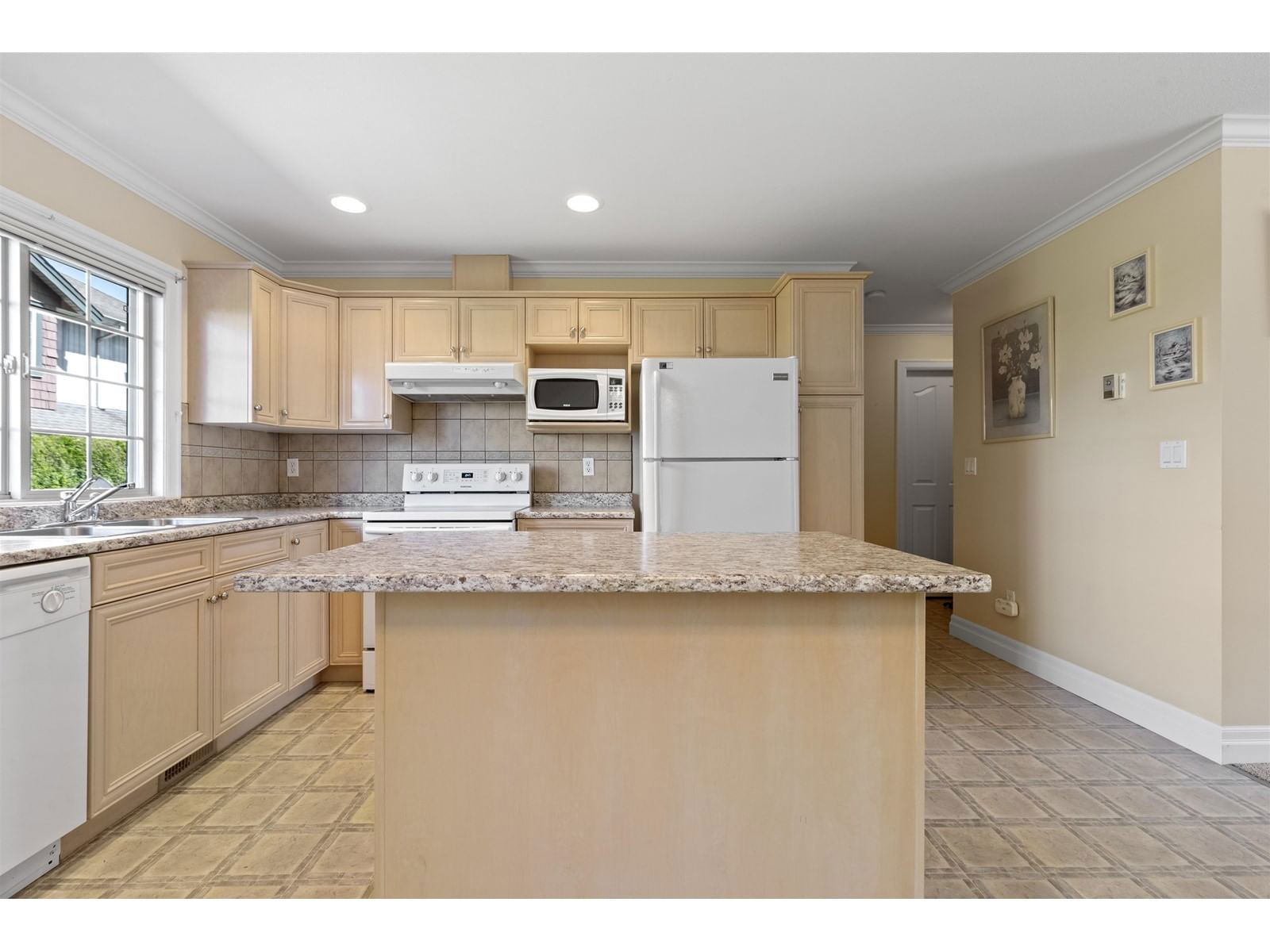 45 - 6887 SHEFFIELD WAY Image 11