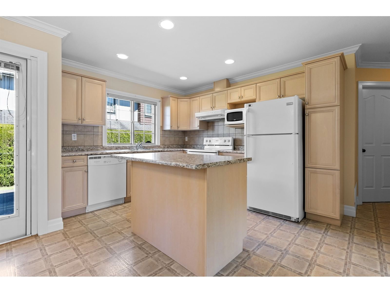 45 - 6887 SHEFFIELD WAY Image 14