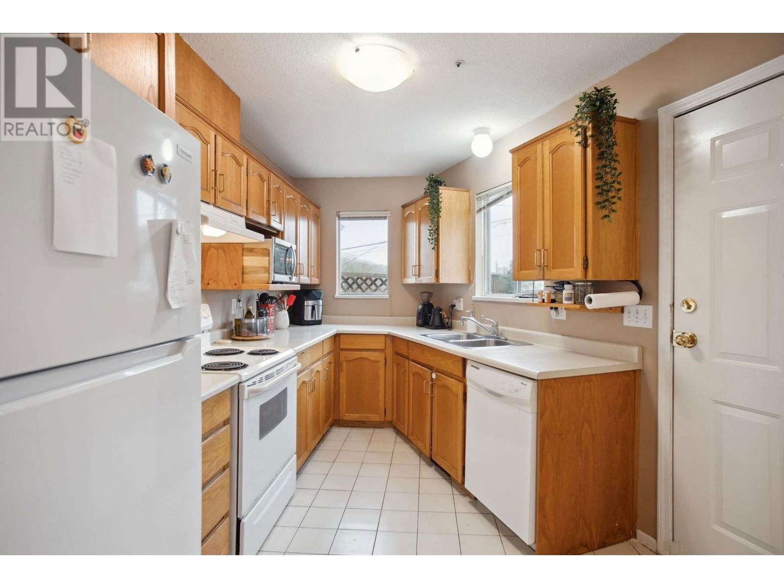 3738 FRASER STREET Image 11
