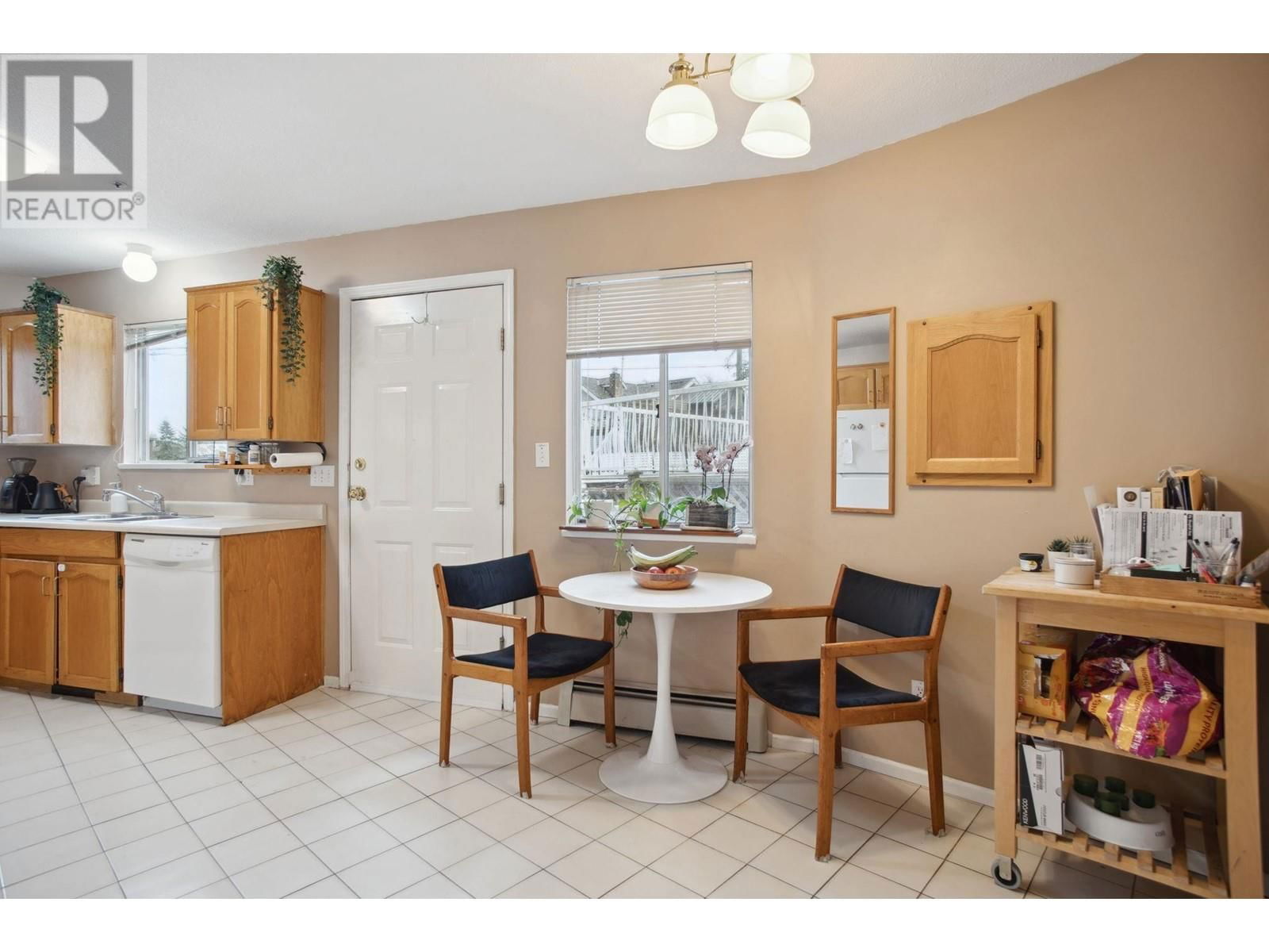 3738 FRASER STREET Image 8