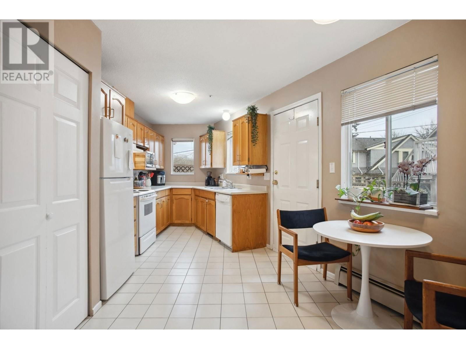 3738 FRASER STREET Image 9