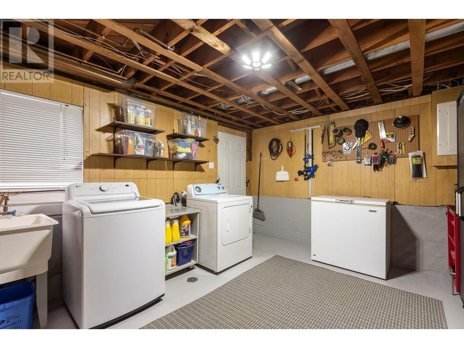 2070 LYONS COURT Image 21