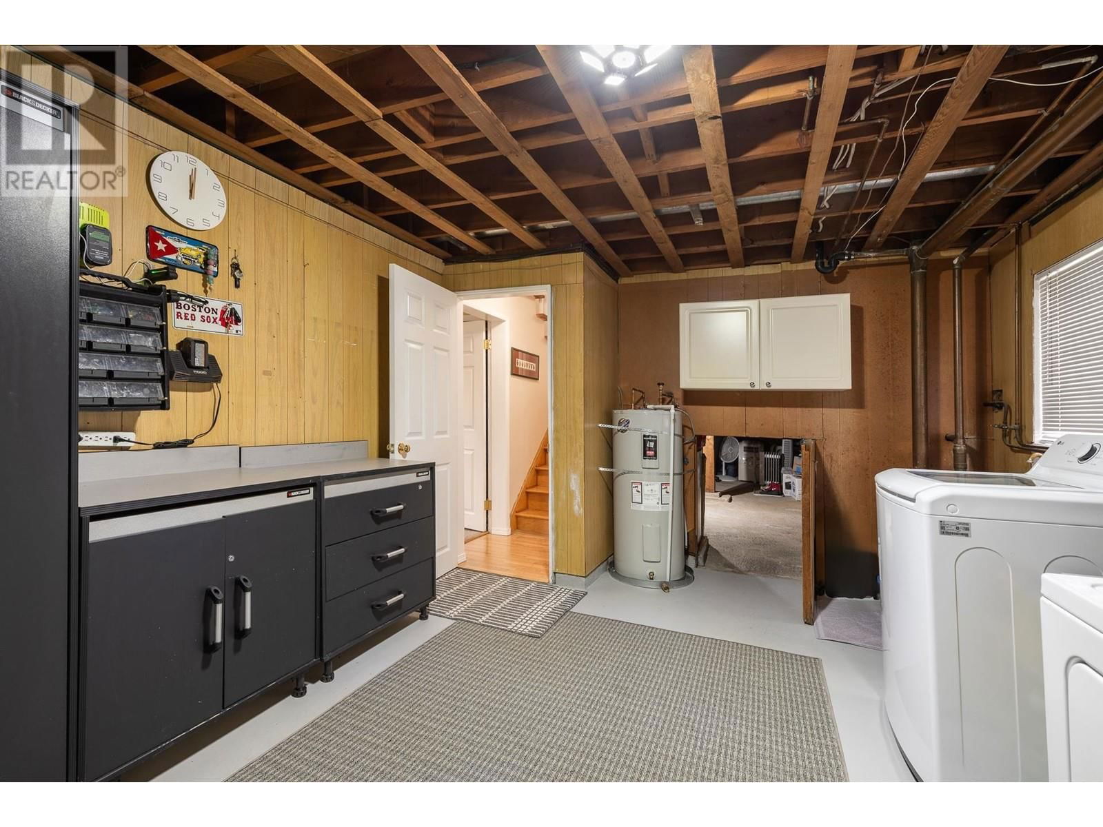 2070 LYONS COURT Image 22