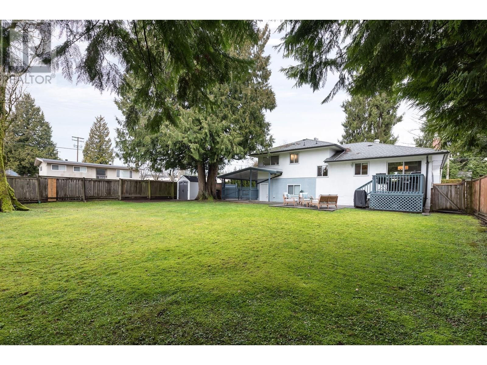 2070 LYONS COURT Image 24
