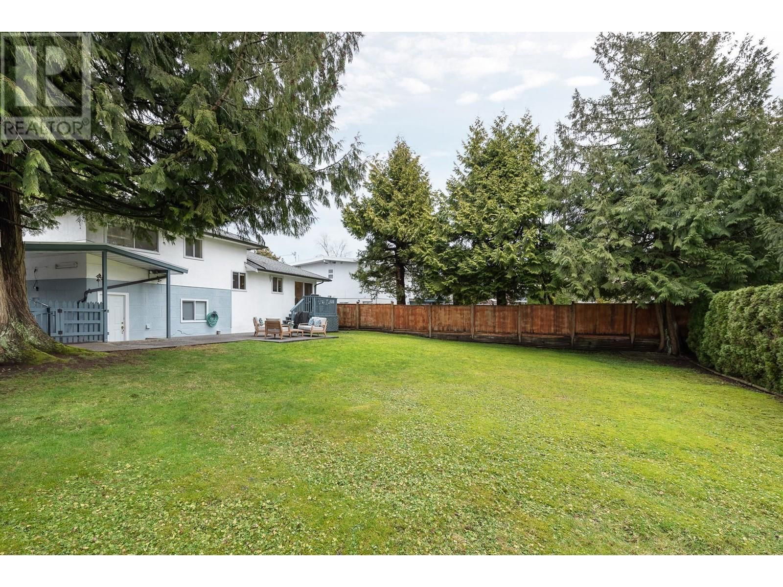 2070 LYONS COURT Image 25