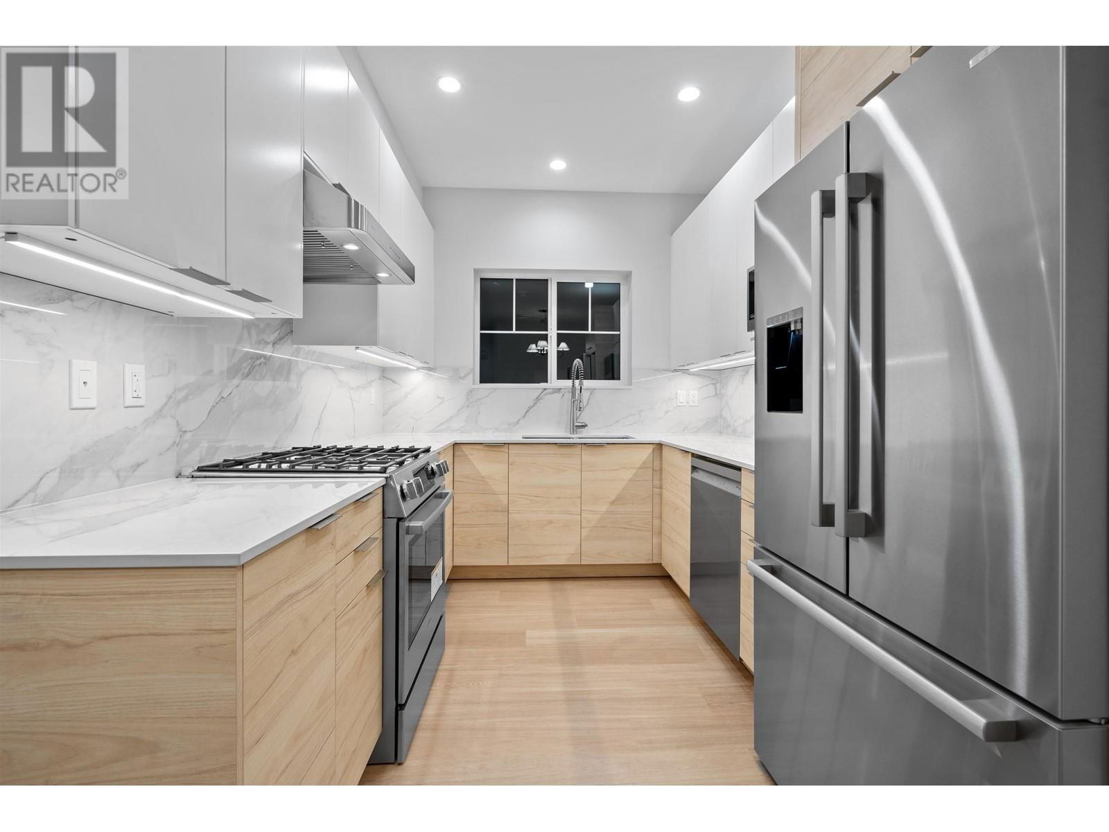 1 - 4423 W 16TH AVENUE Image 12
