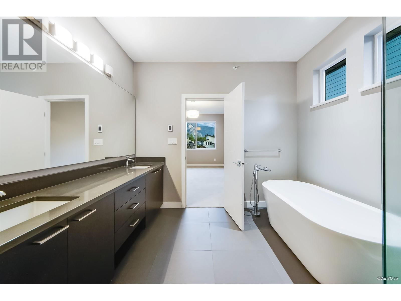 39340 FALCON CRESCENT Image 28