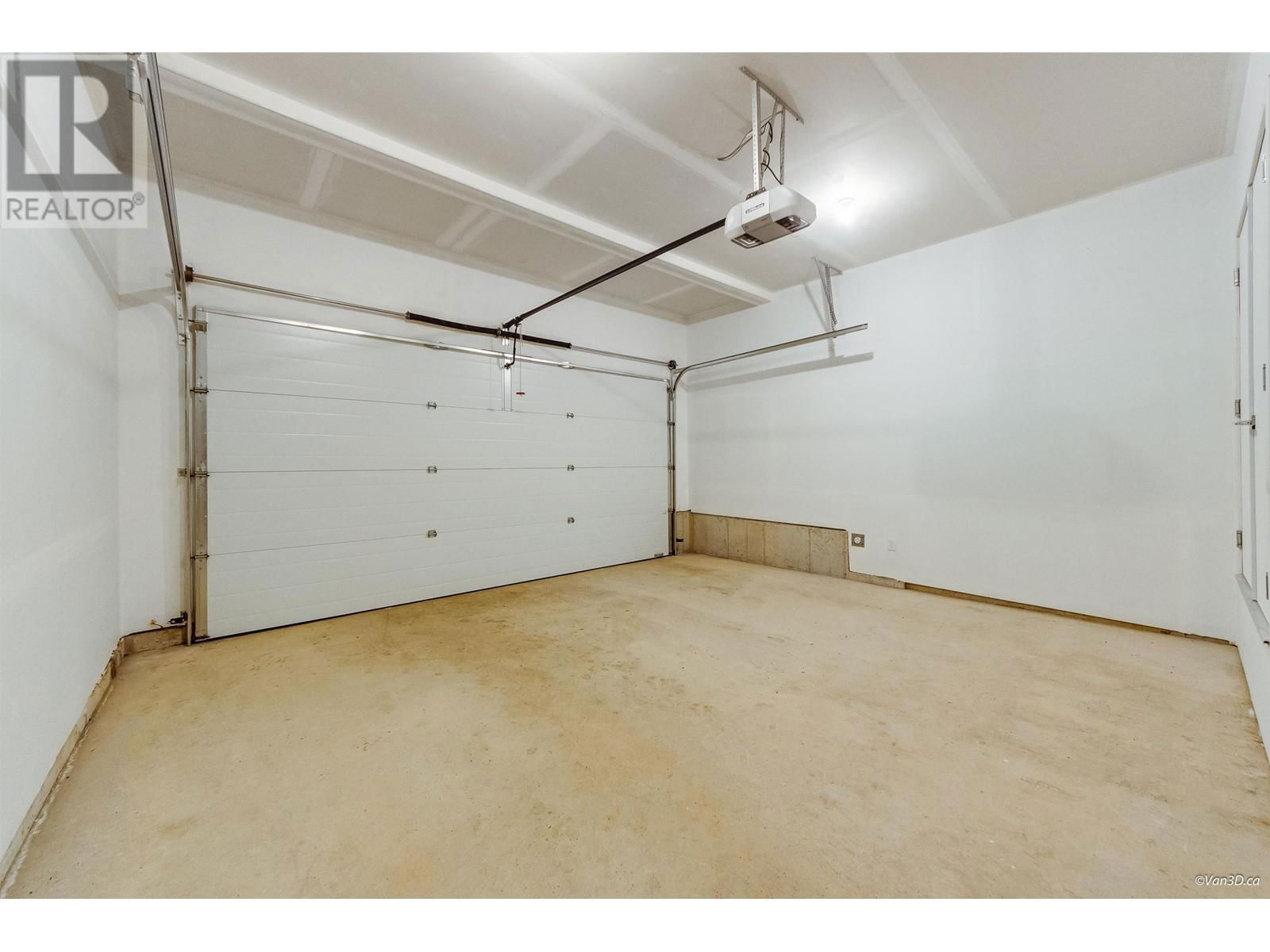 39340 FALCON CRESCENT Image 37
