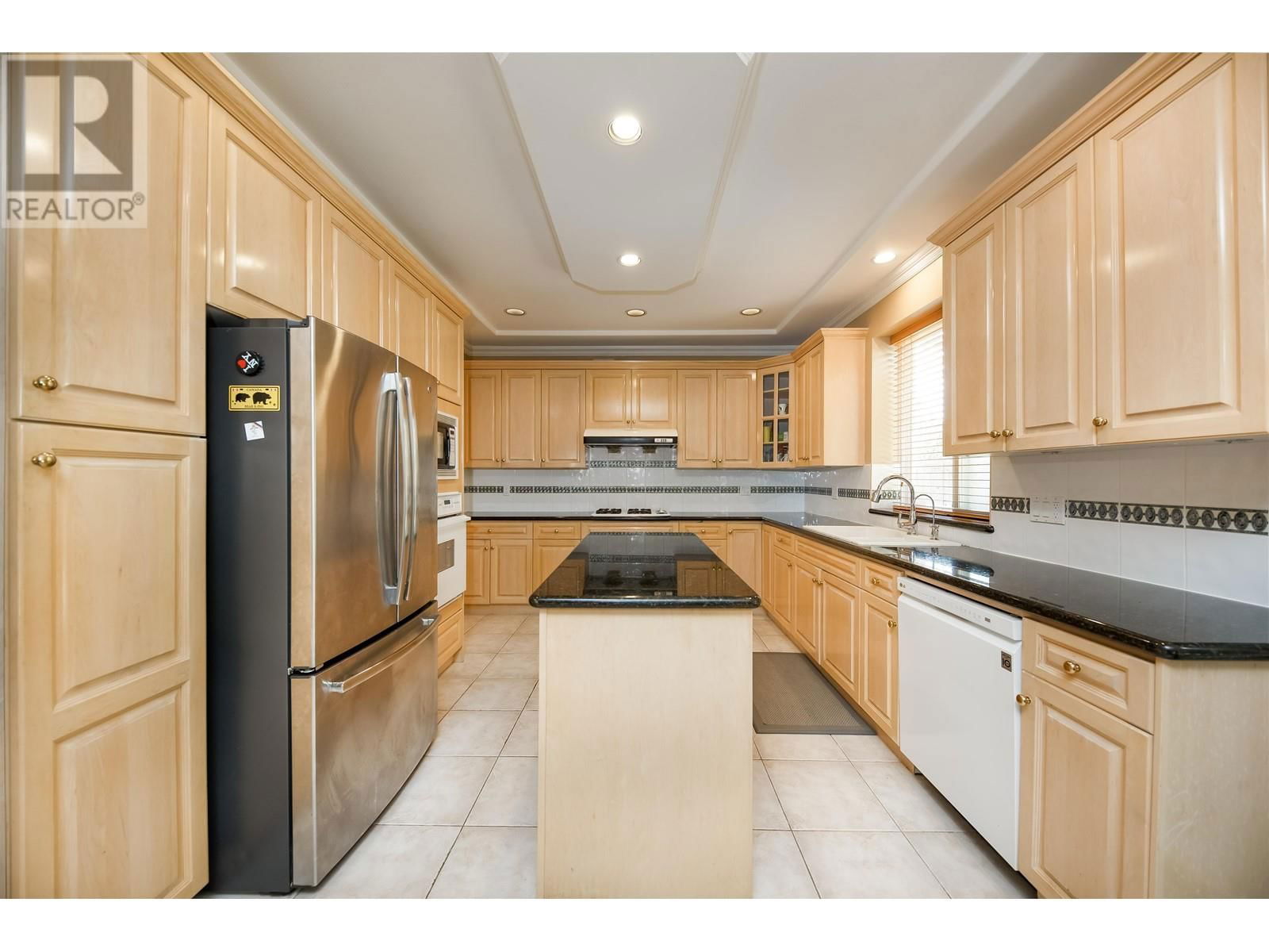 7471 LINDSAY ROAD Image 12