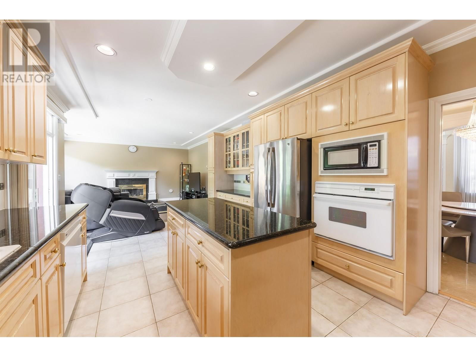7471 LINDSAY ROAD Image 13