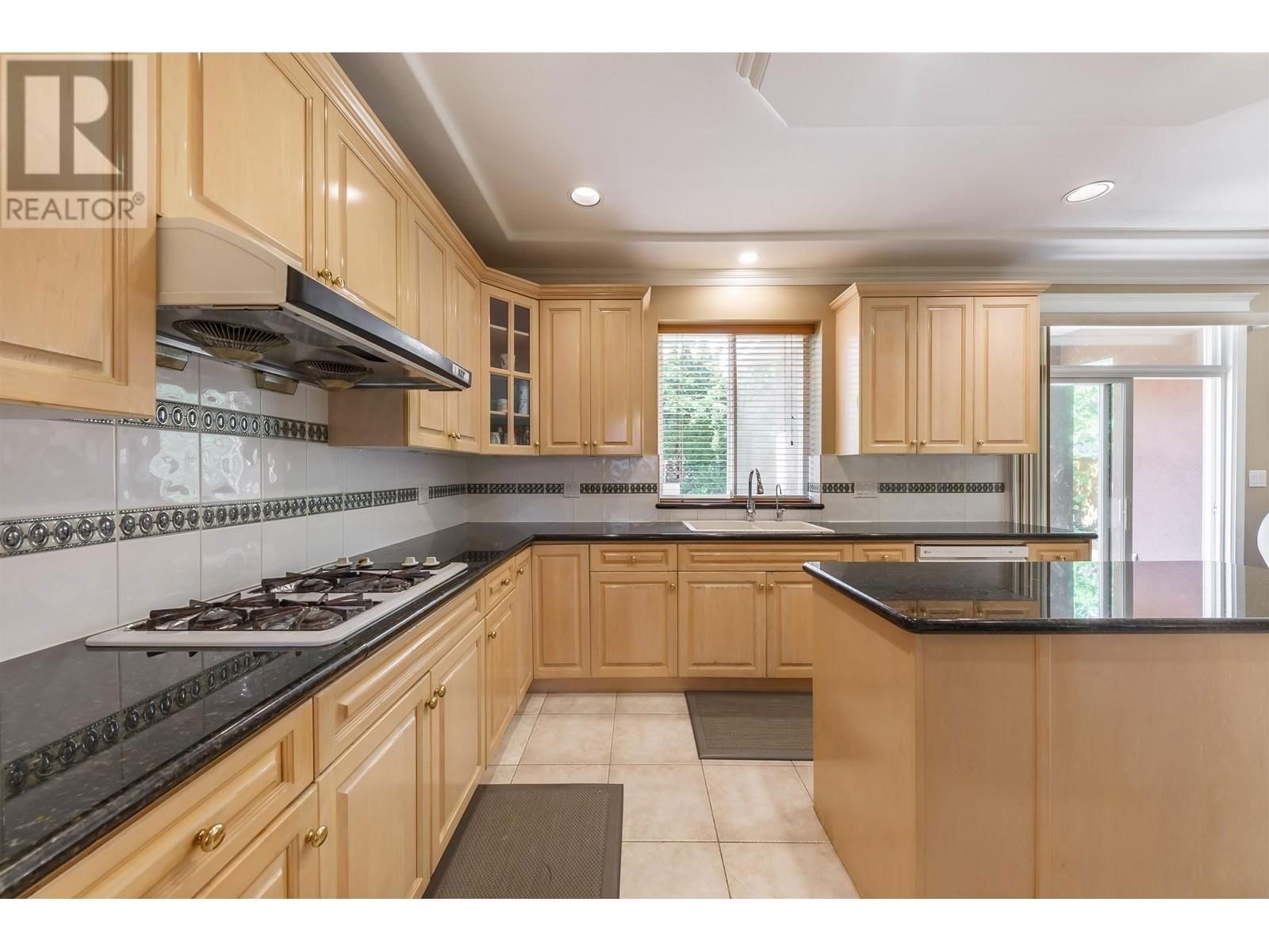7471 LINDSAY ROAD Image 14