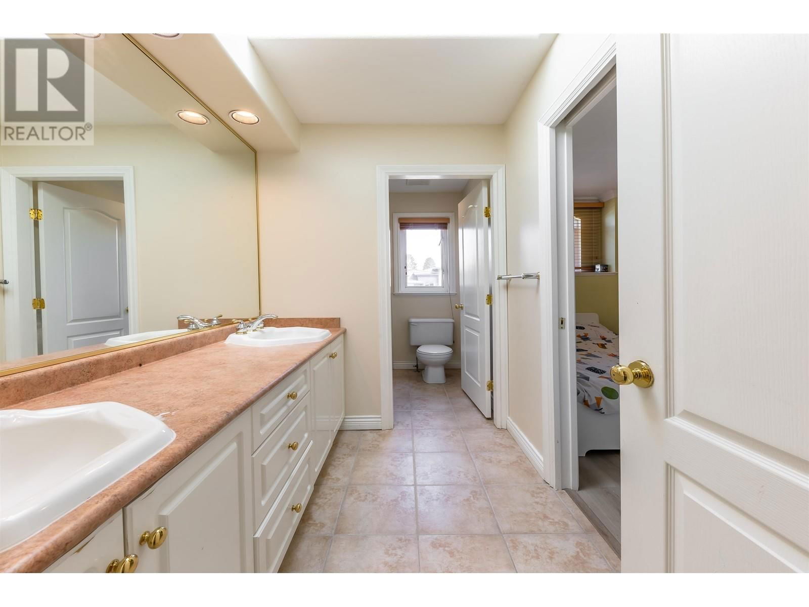 7471 LINDSAY ROAD Image 30