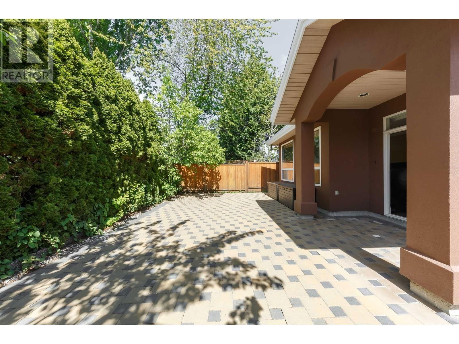 7471 LINDSAY ROAD Image 32