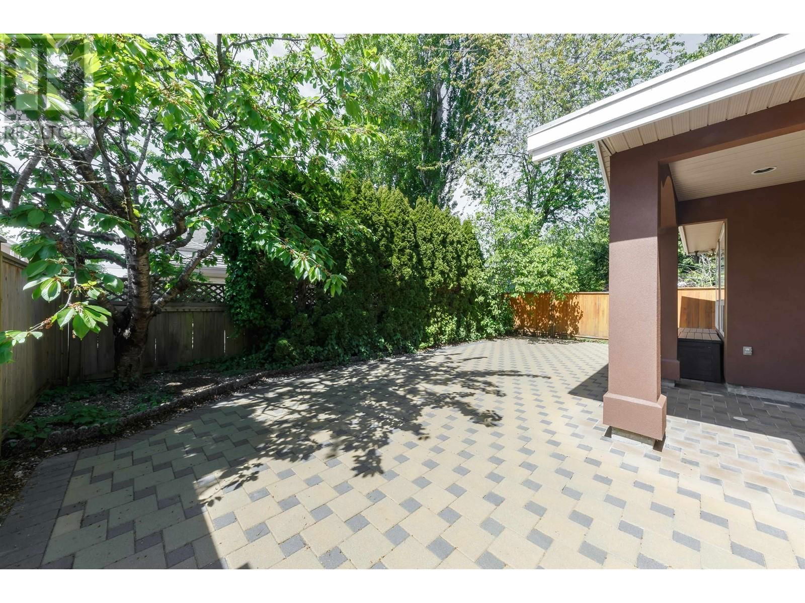 7471 LINDSAY ROAD Image 33