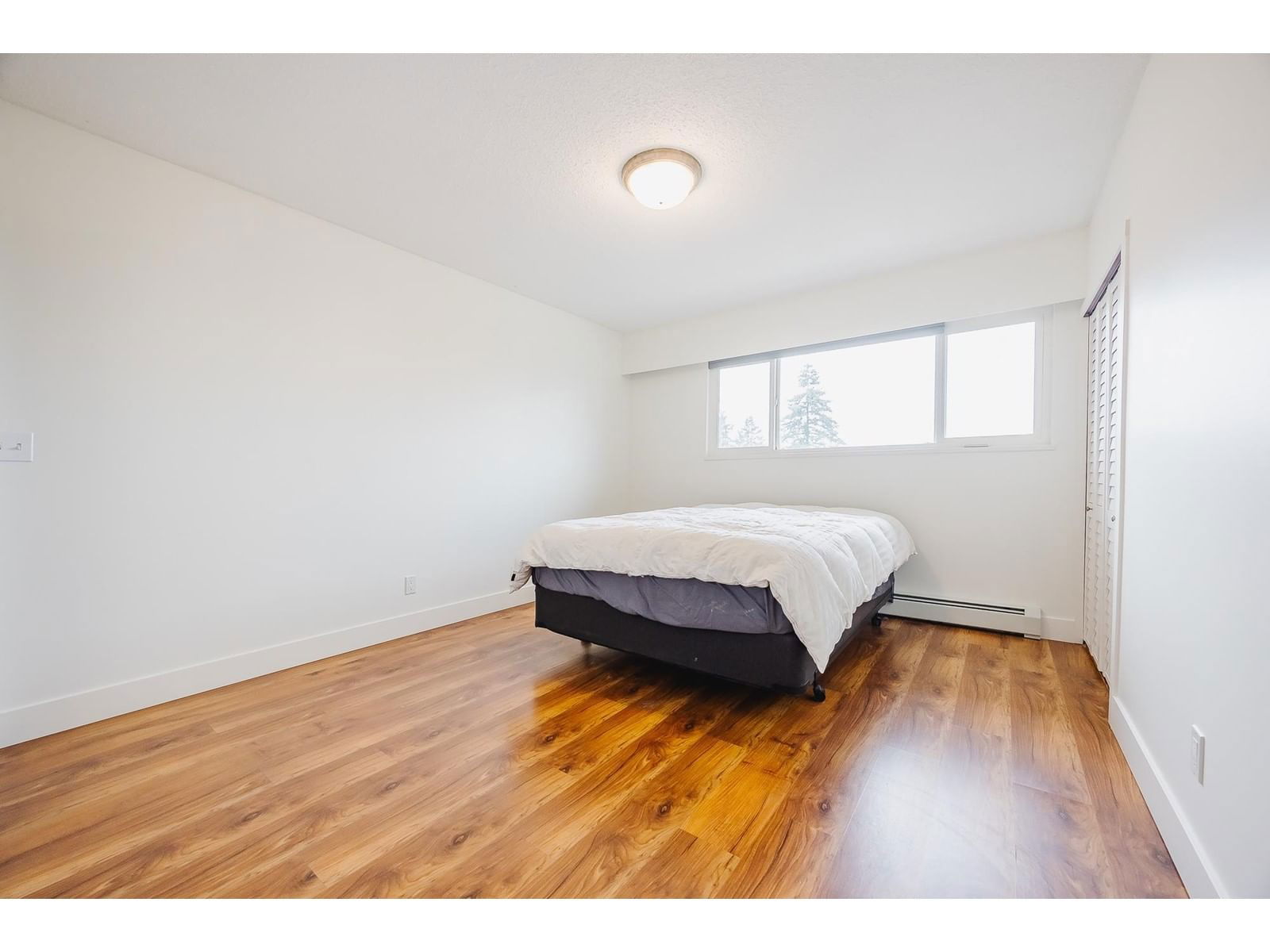 9749 CROWN Image 13
