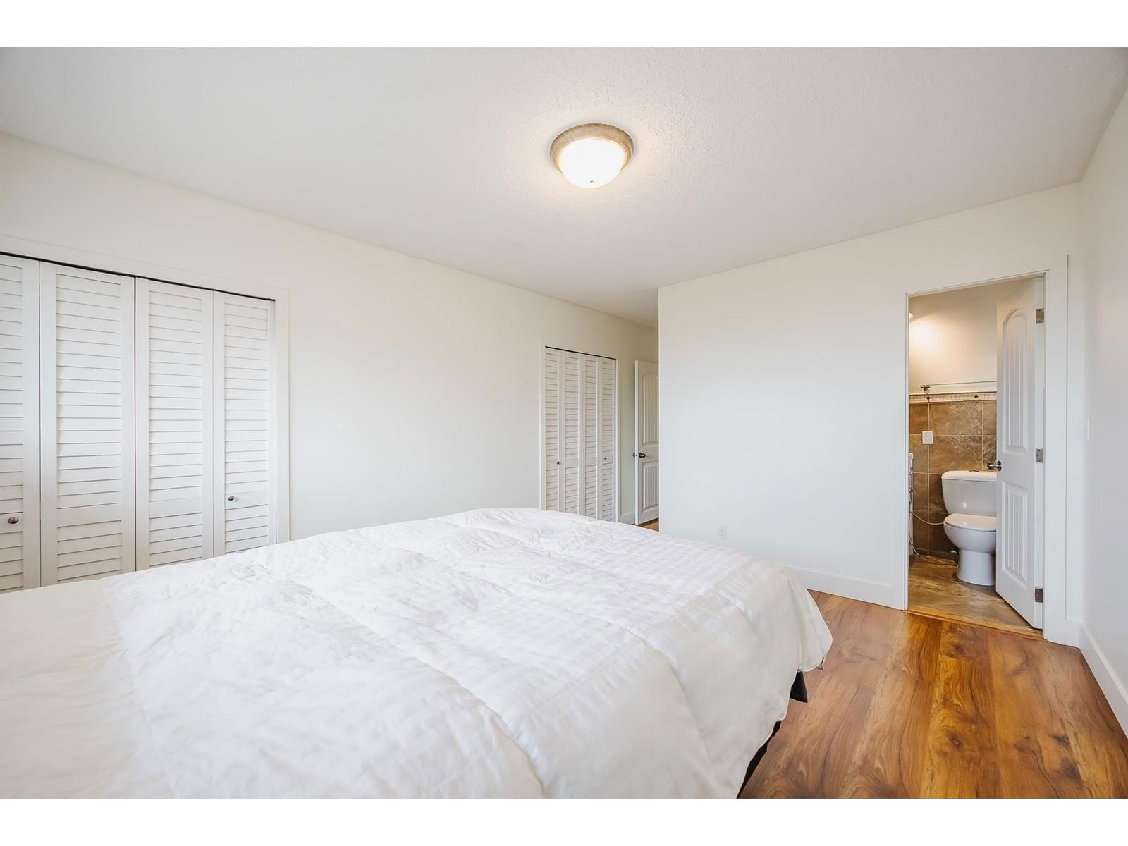 9749 CROWN Image 14