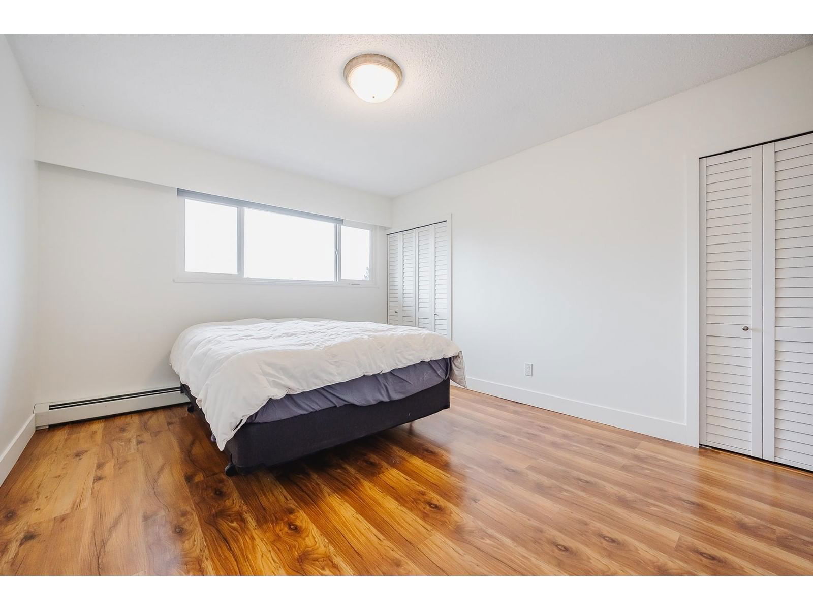 9749 CROWN Image 15