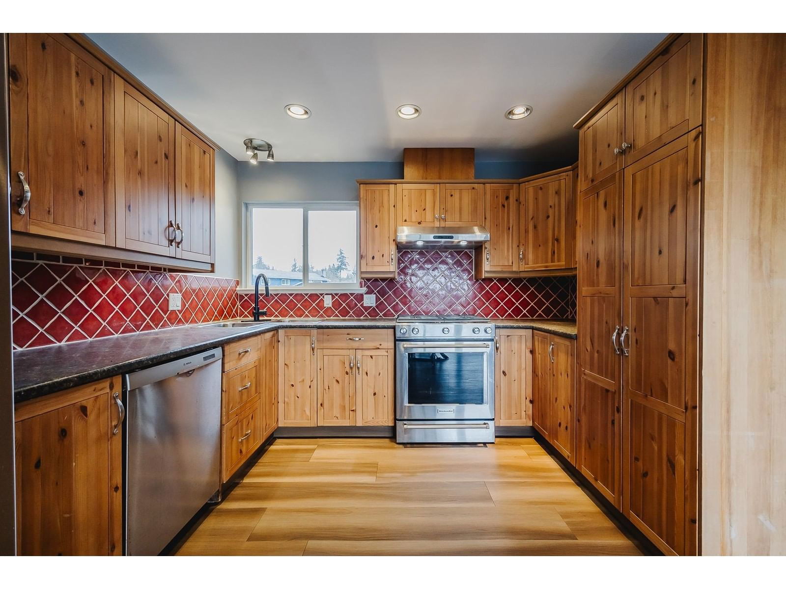 9749 CROWN Image 2