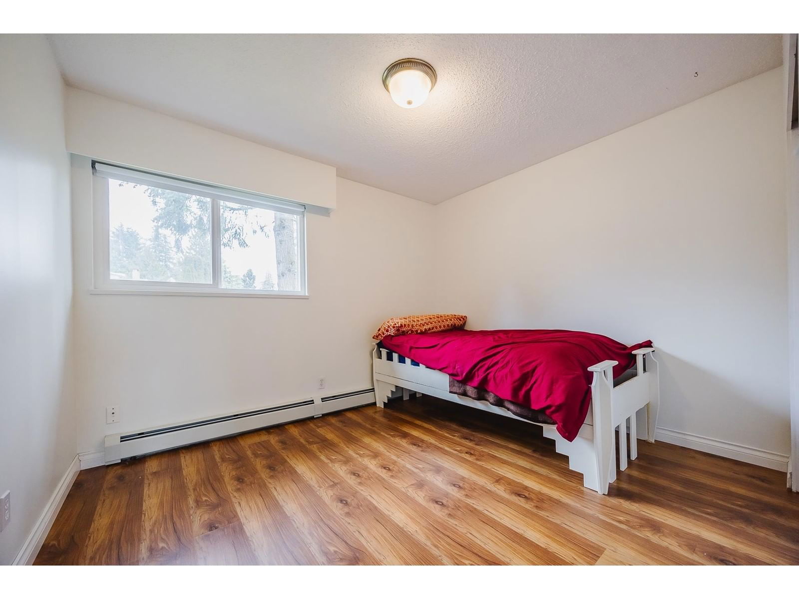 9749 CROWN Image 20