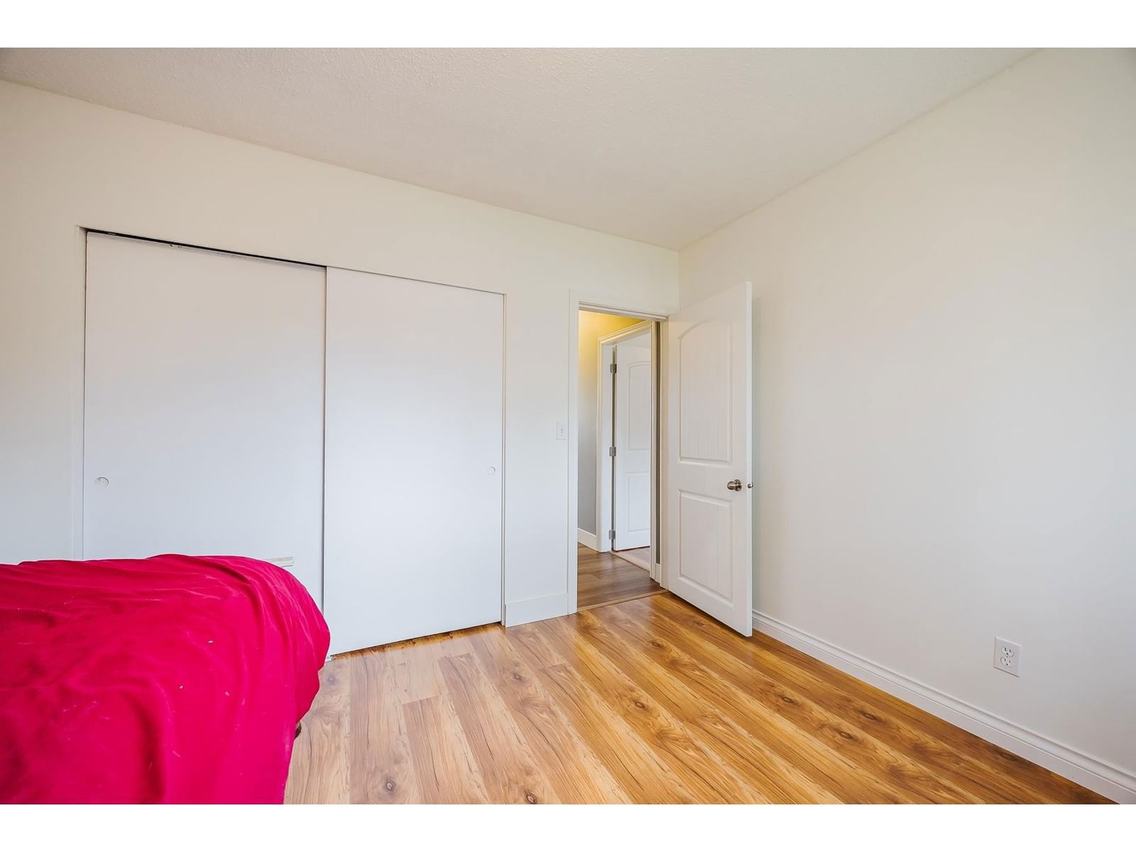 9749 CROWN Image 21