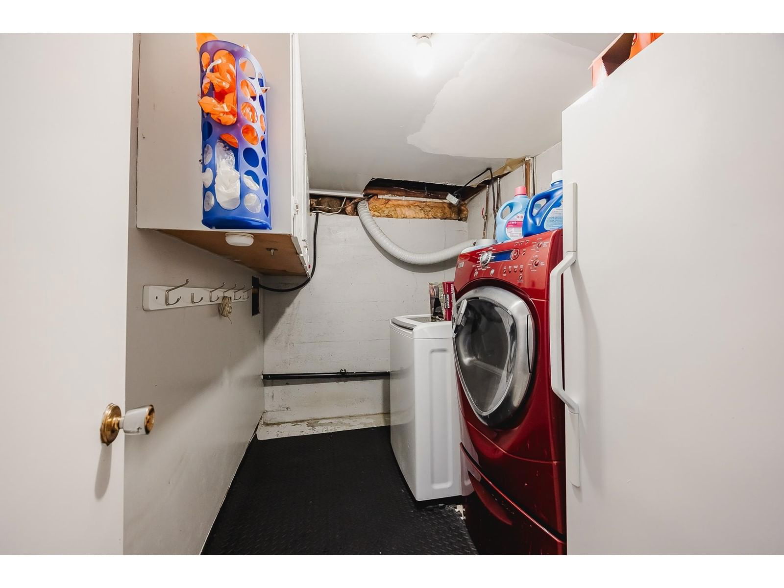 9749 CROWN Image 22