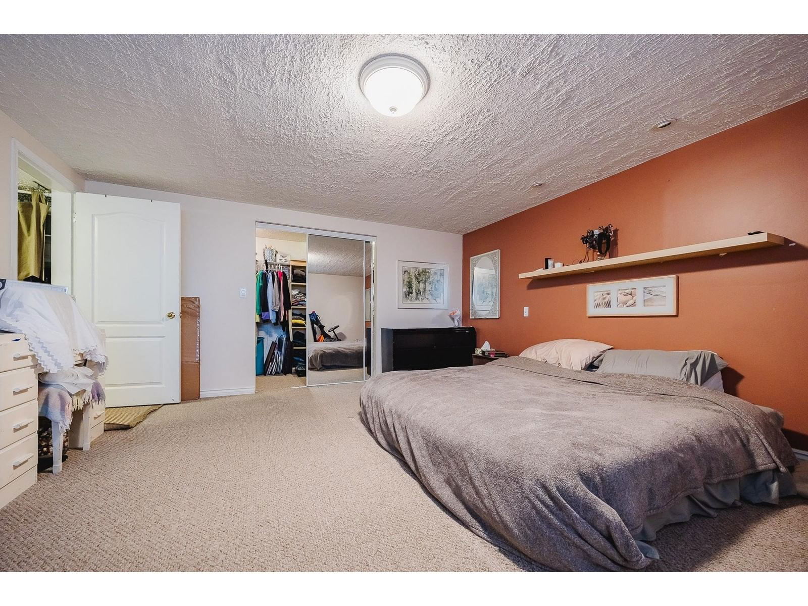 9749 CROWN Image 26