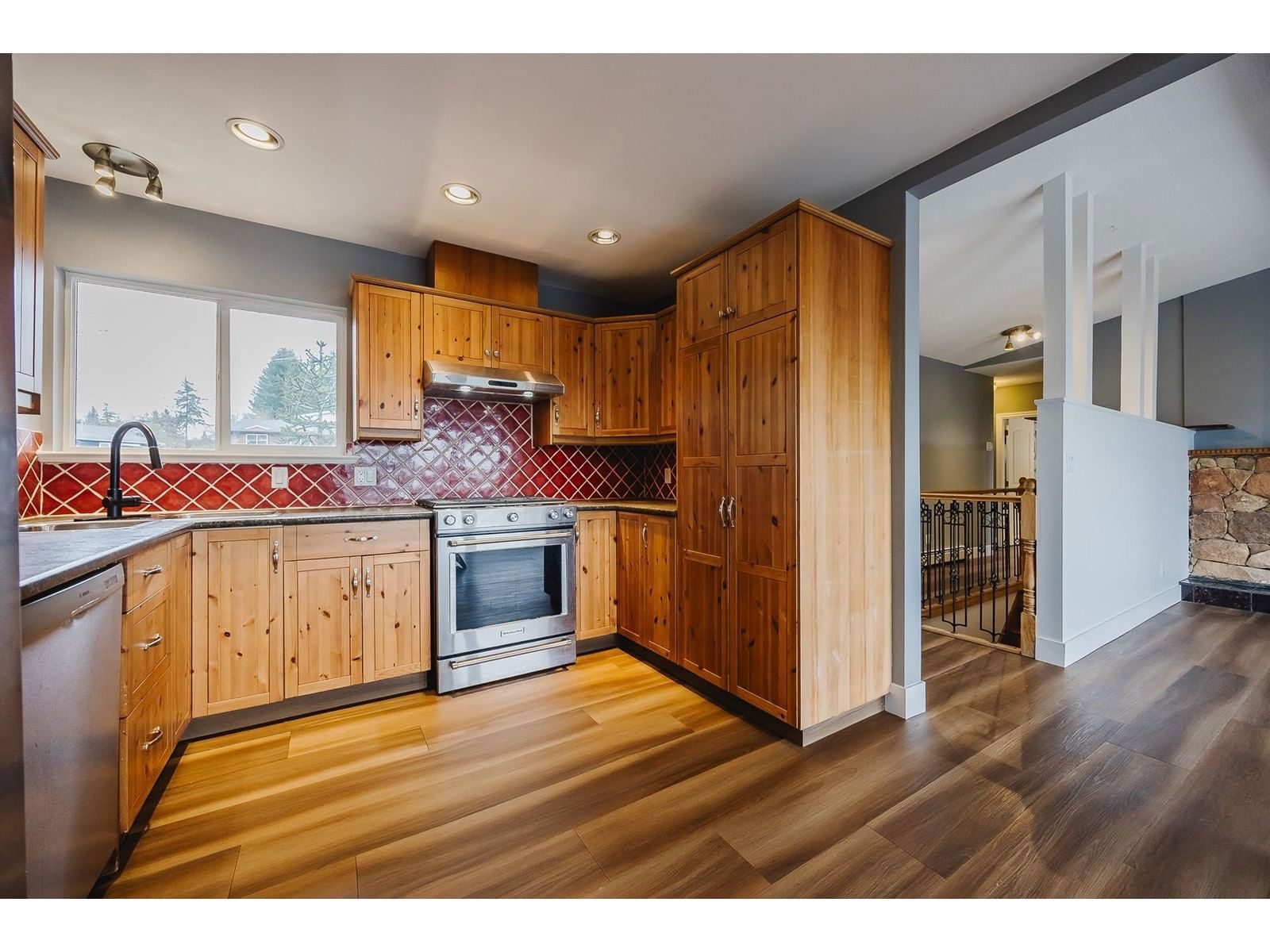 9749 CROWN Image 3