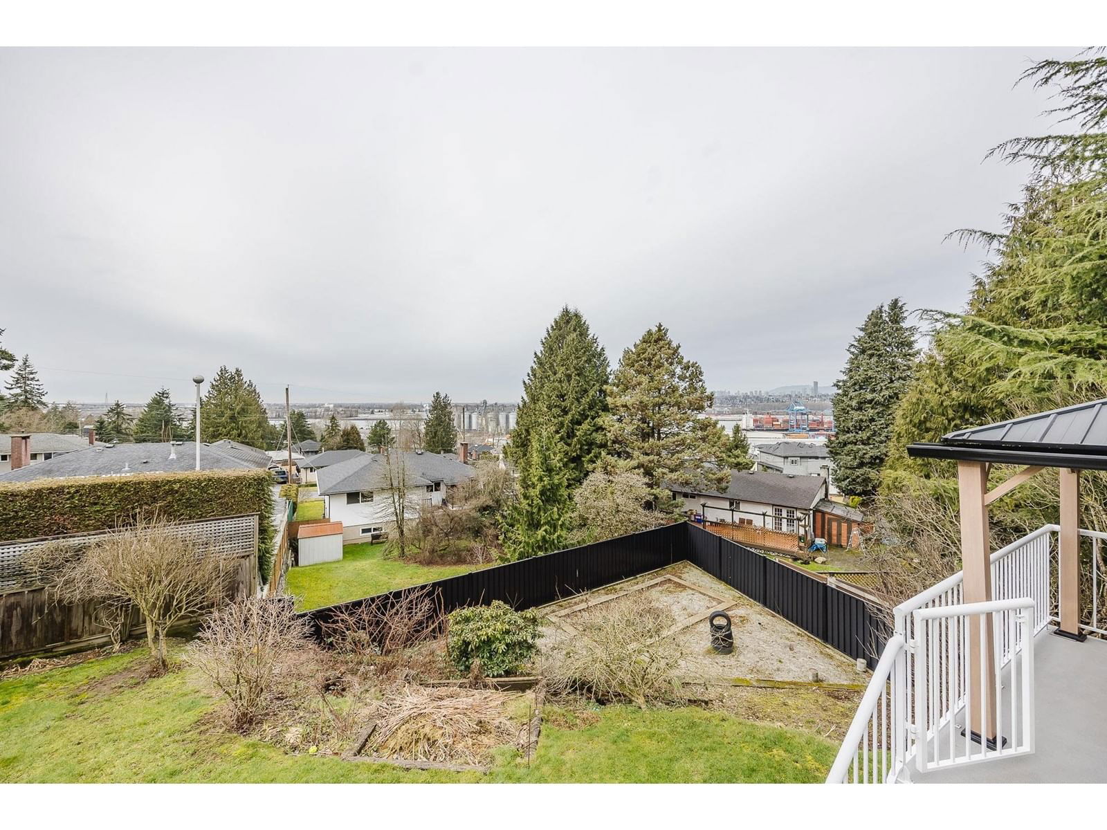 9749 CROWN Image 31