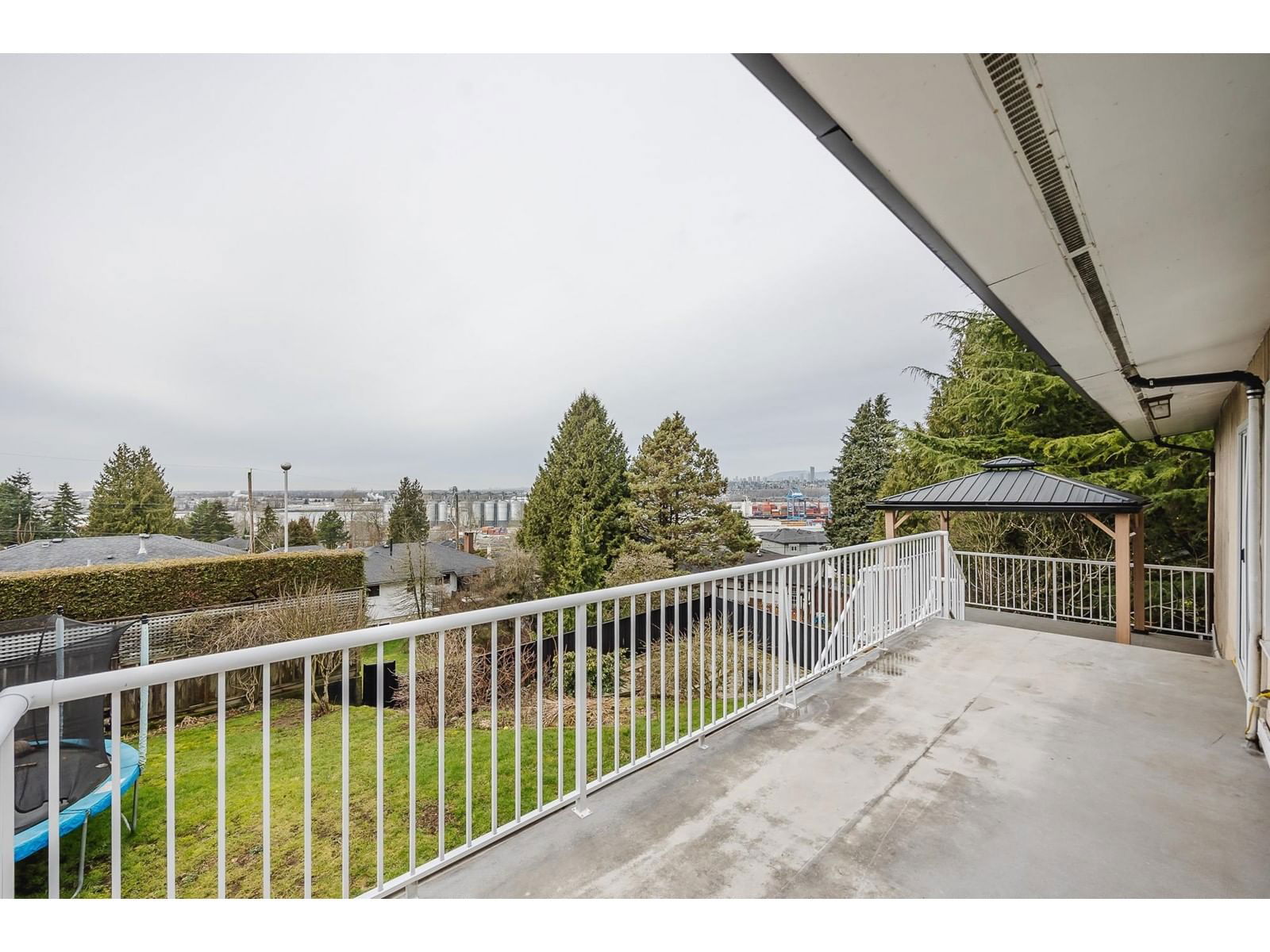 9749 CROWN Image 33