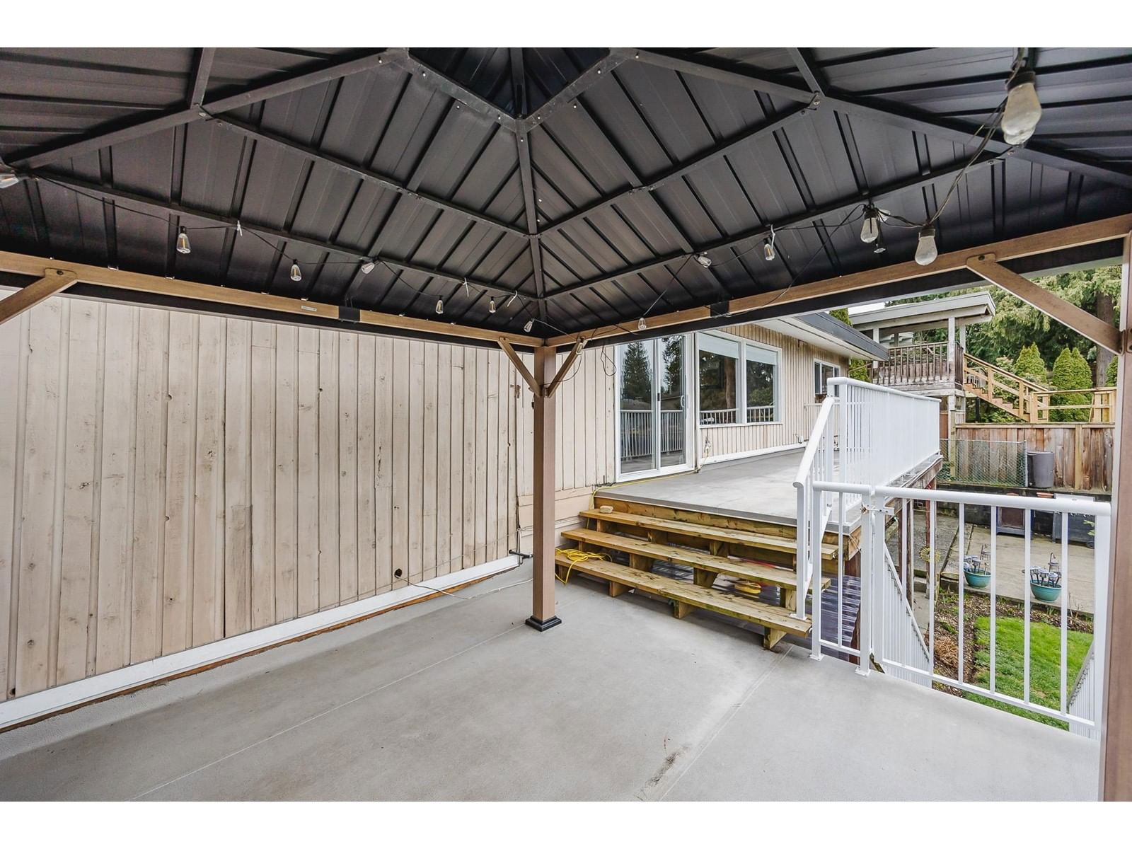 9749 CROWN Image 36