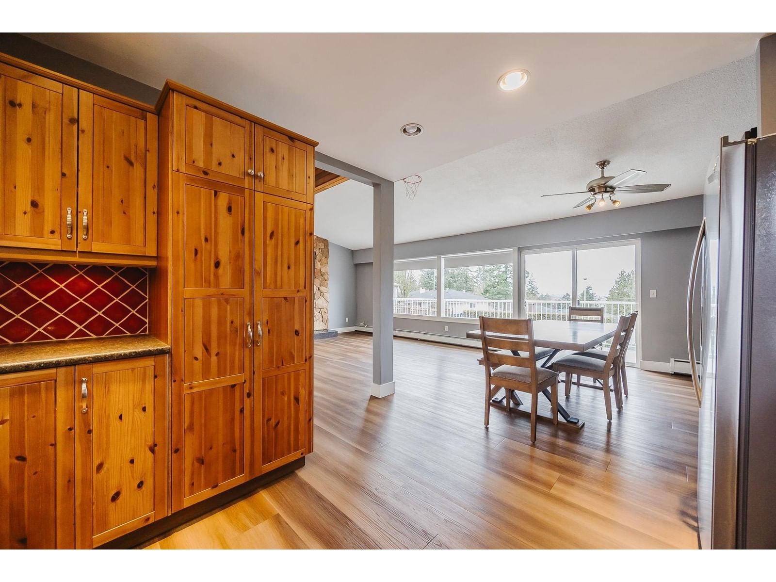 9749 CROWN Image 4