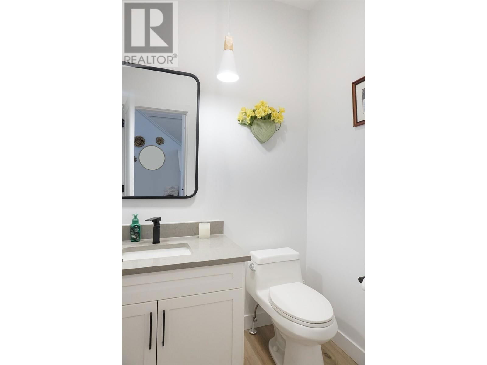 16 ROBINSON STREET Image 12