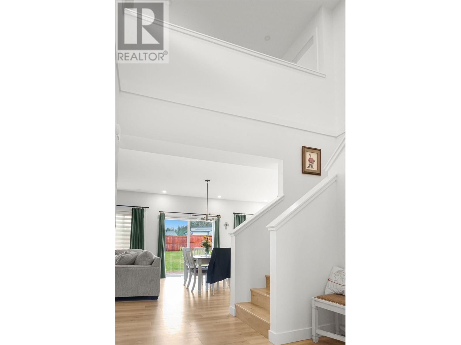 16 ROBINSON STREET Image 13