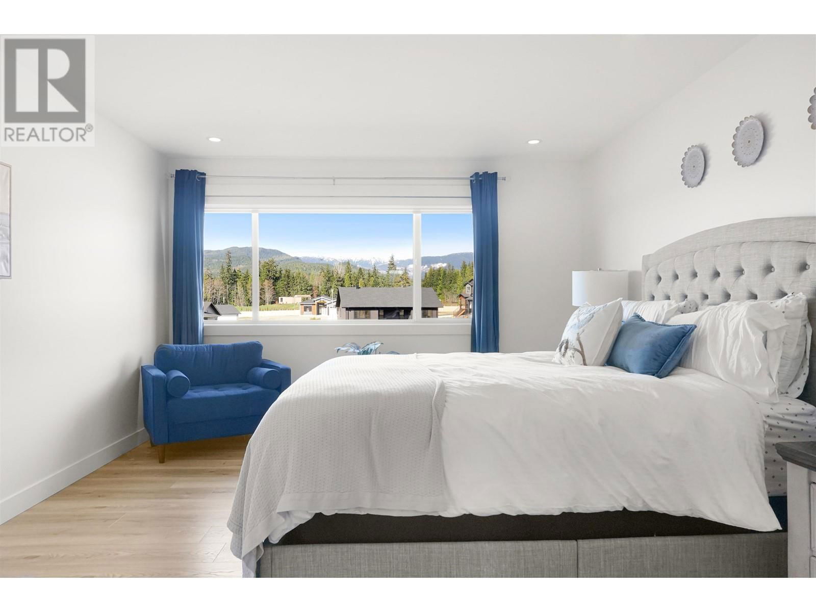 16 ROBINSON STREET Image 17