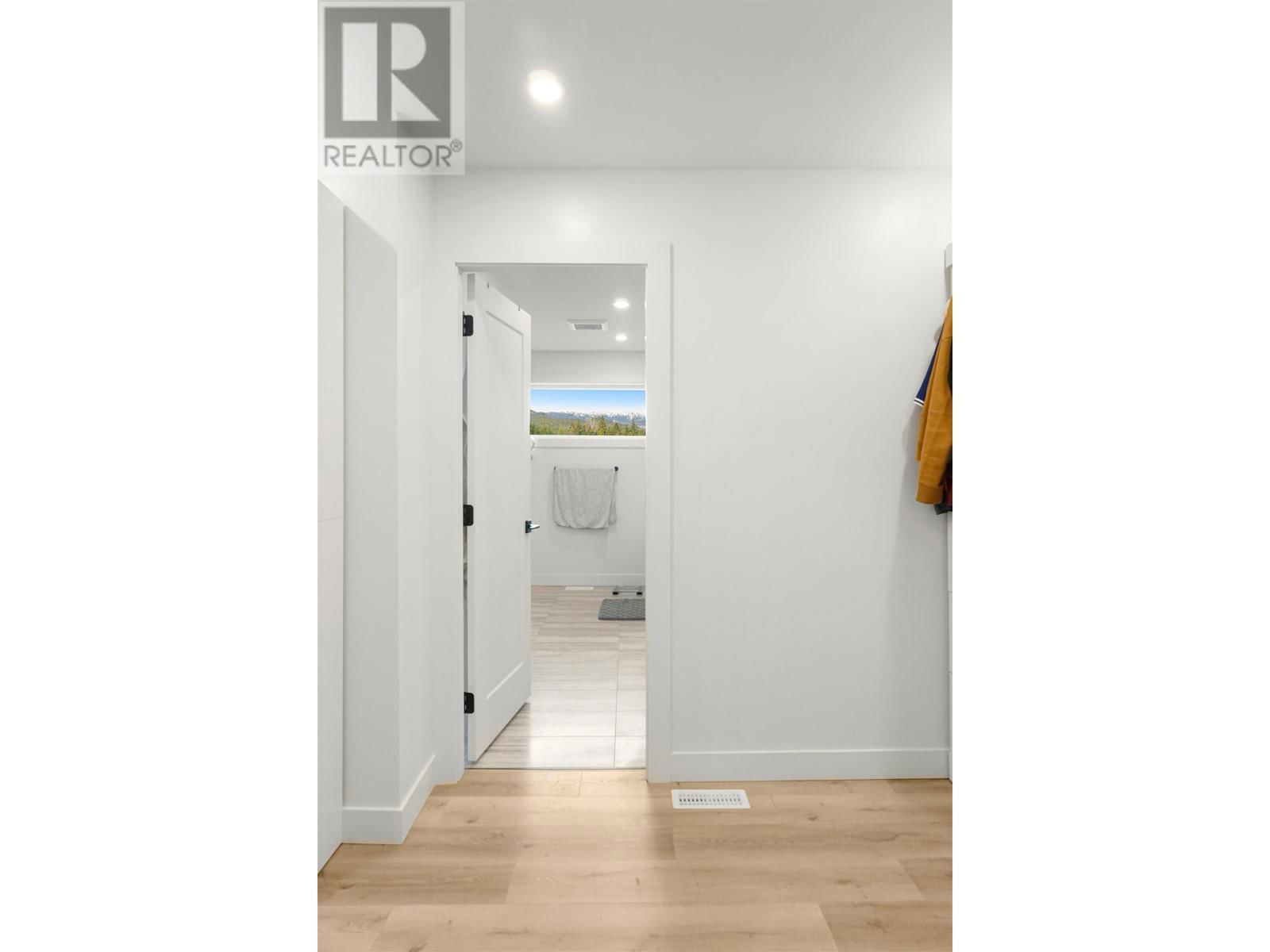 16 ROBINSON STREET Image 19