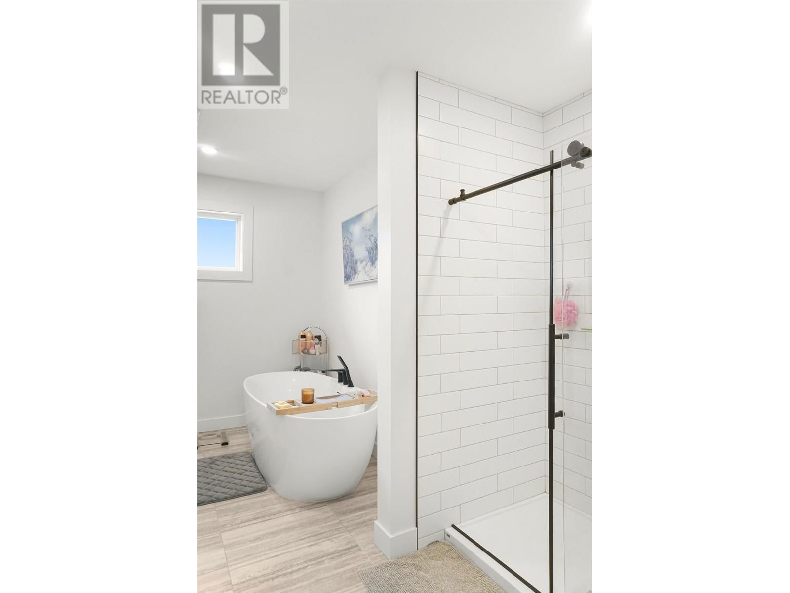 16 ROBINSON STREET Image 20