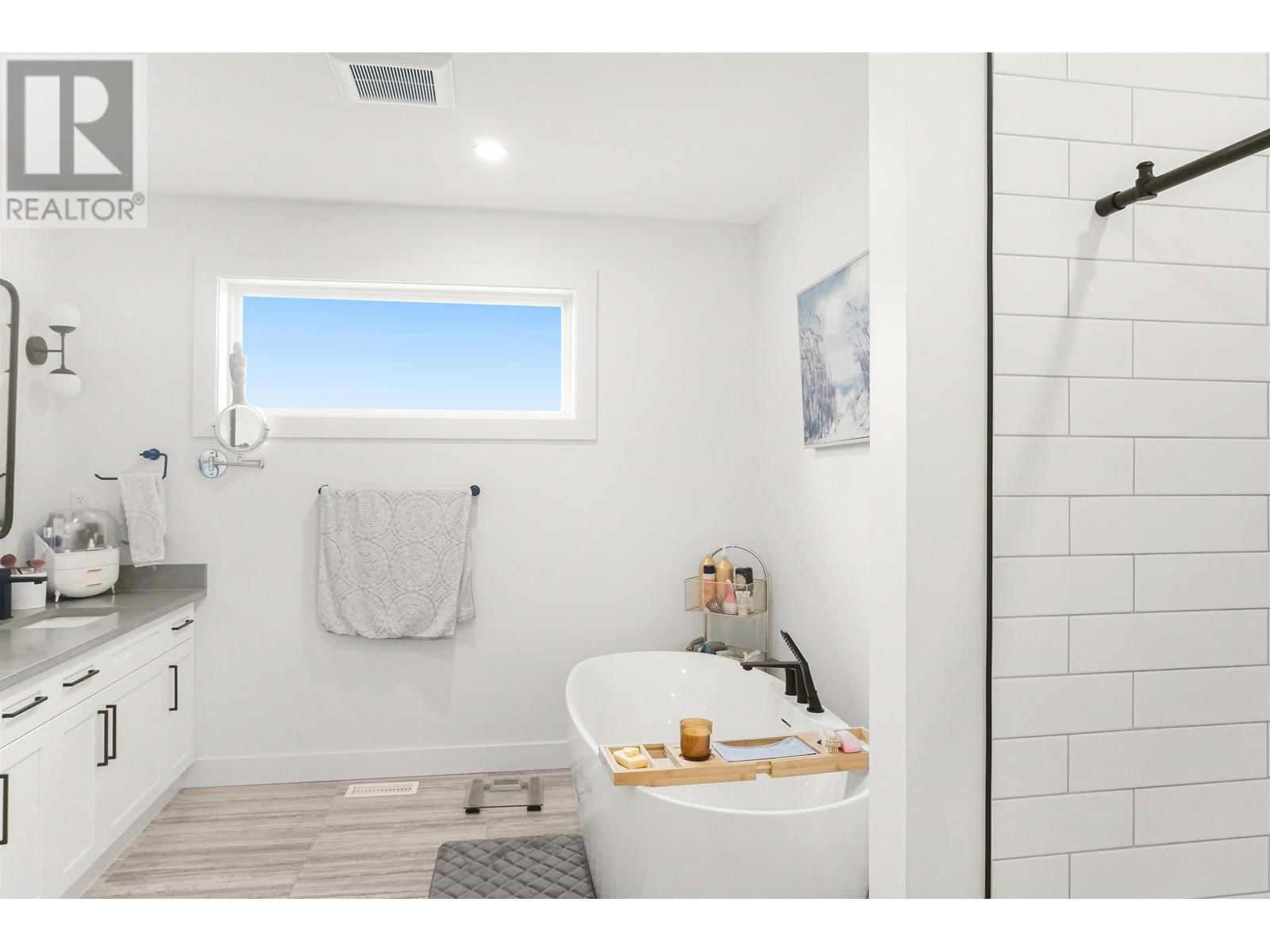 16 ROBINSON STREET Image 21