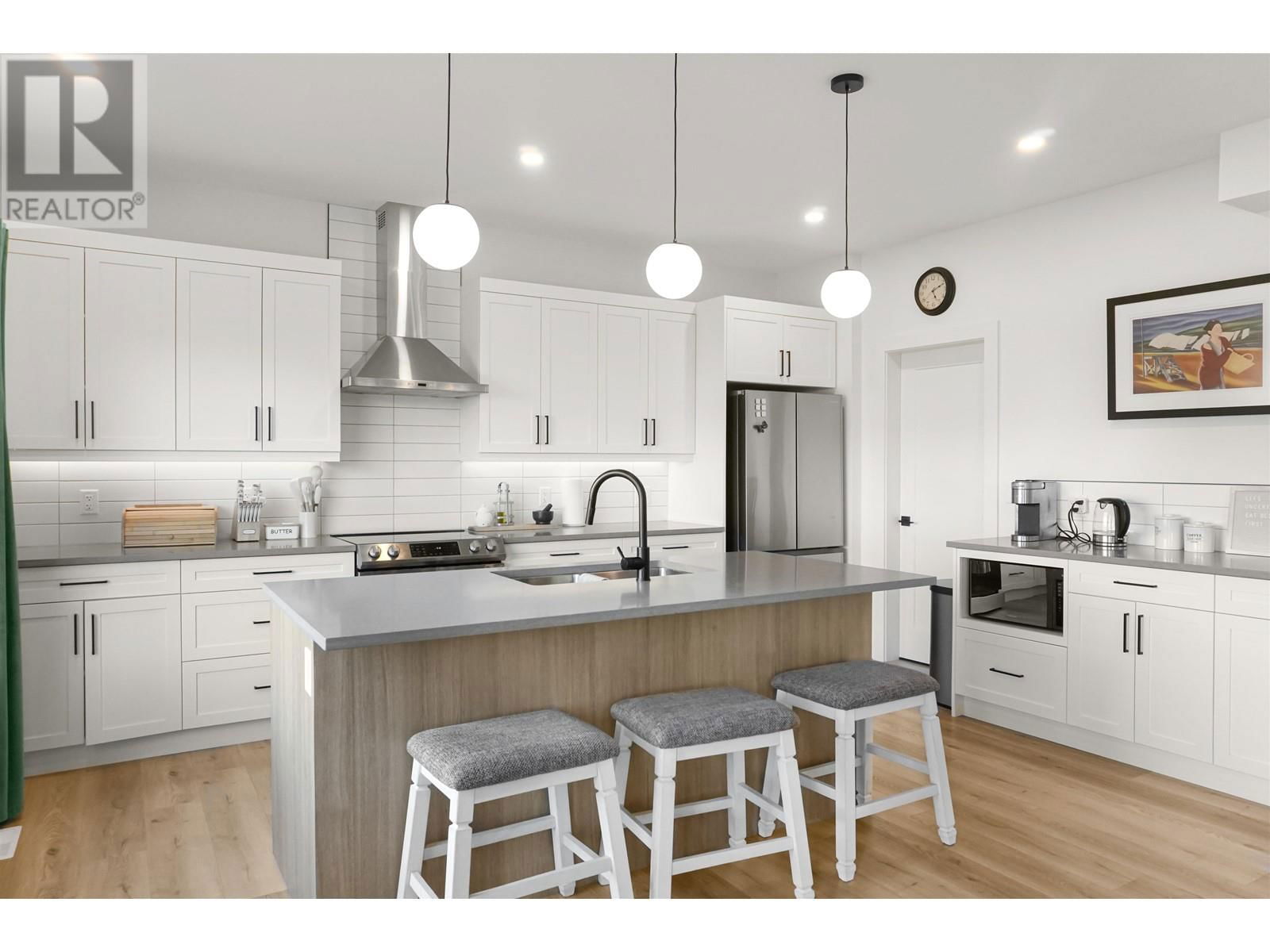 16 ROBINSON STREET Image 4